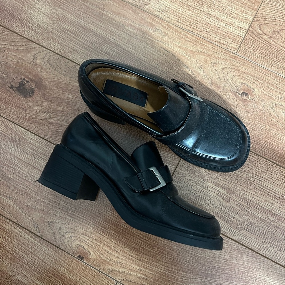 Woman’s Black Leather Loafers